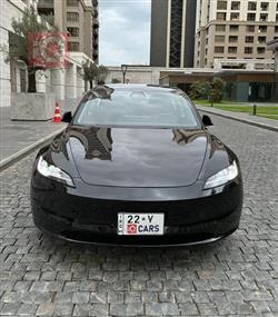 تسلا موديل 3